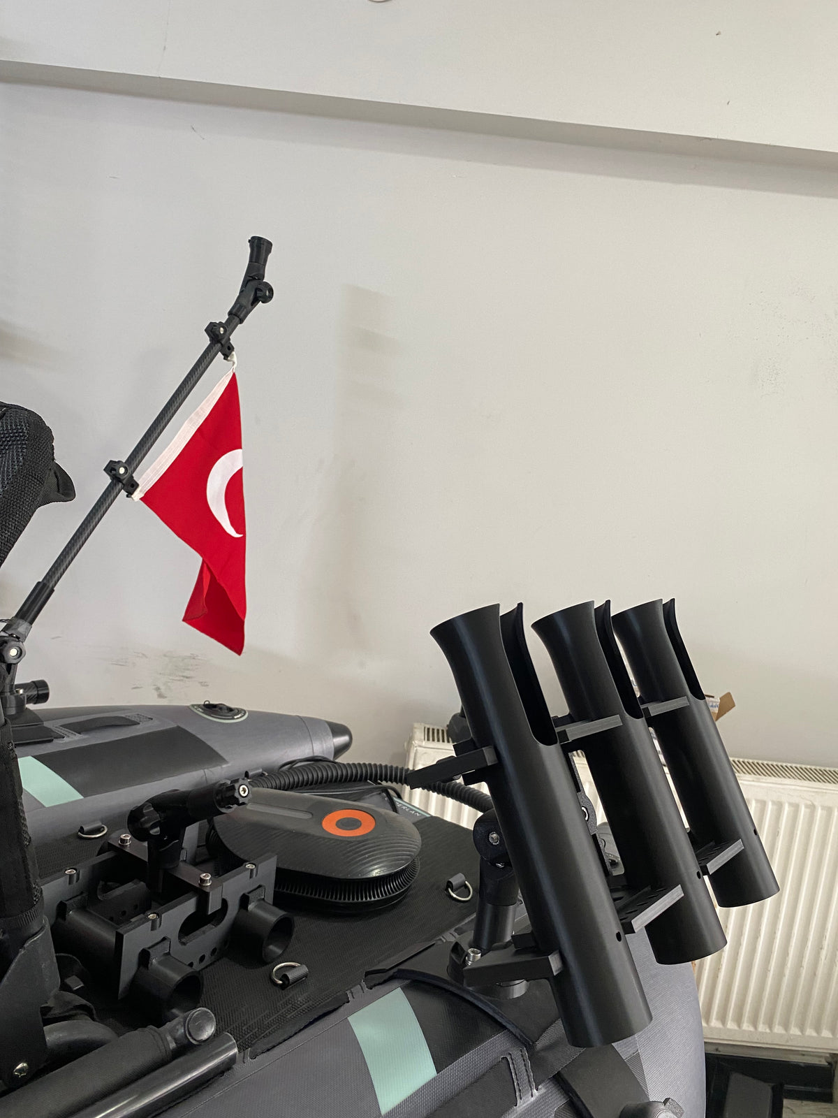 Kano ve Bellyboat İçin Üçlü Kamış Tutucu